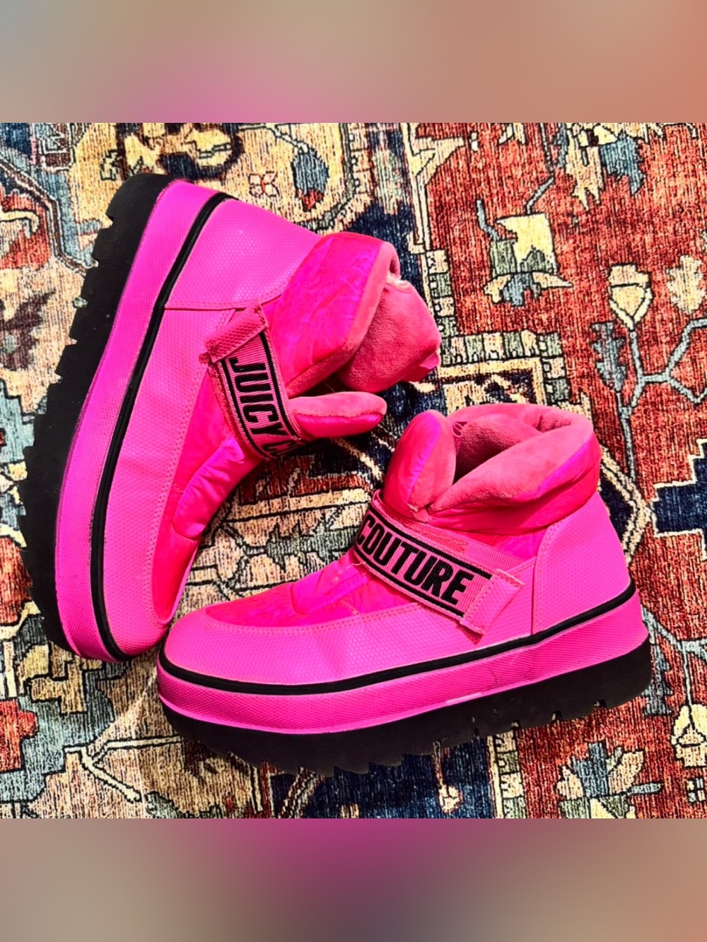 Juicy Couture Hot Pink Platform puffer snow ankle boots